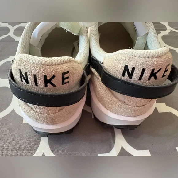 Nike Women's Waffle Debut sneakers athletic shoes - Picture 7 of 11
